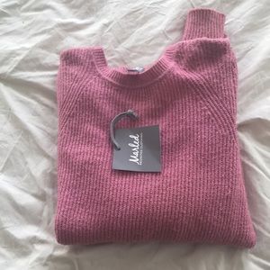 Fuchsia puff sleeve sweater in Large